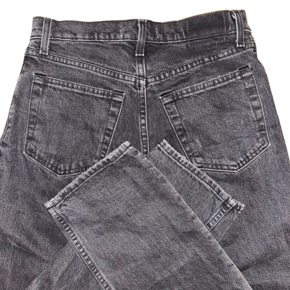 Abercrombie & Fitch The 90's Straight Ultra High Rise Distressed Denim Jean